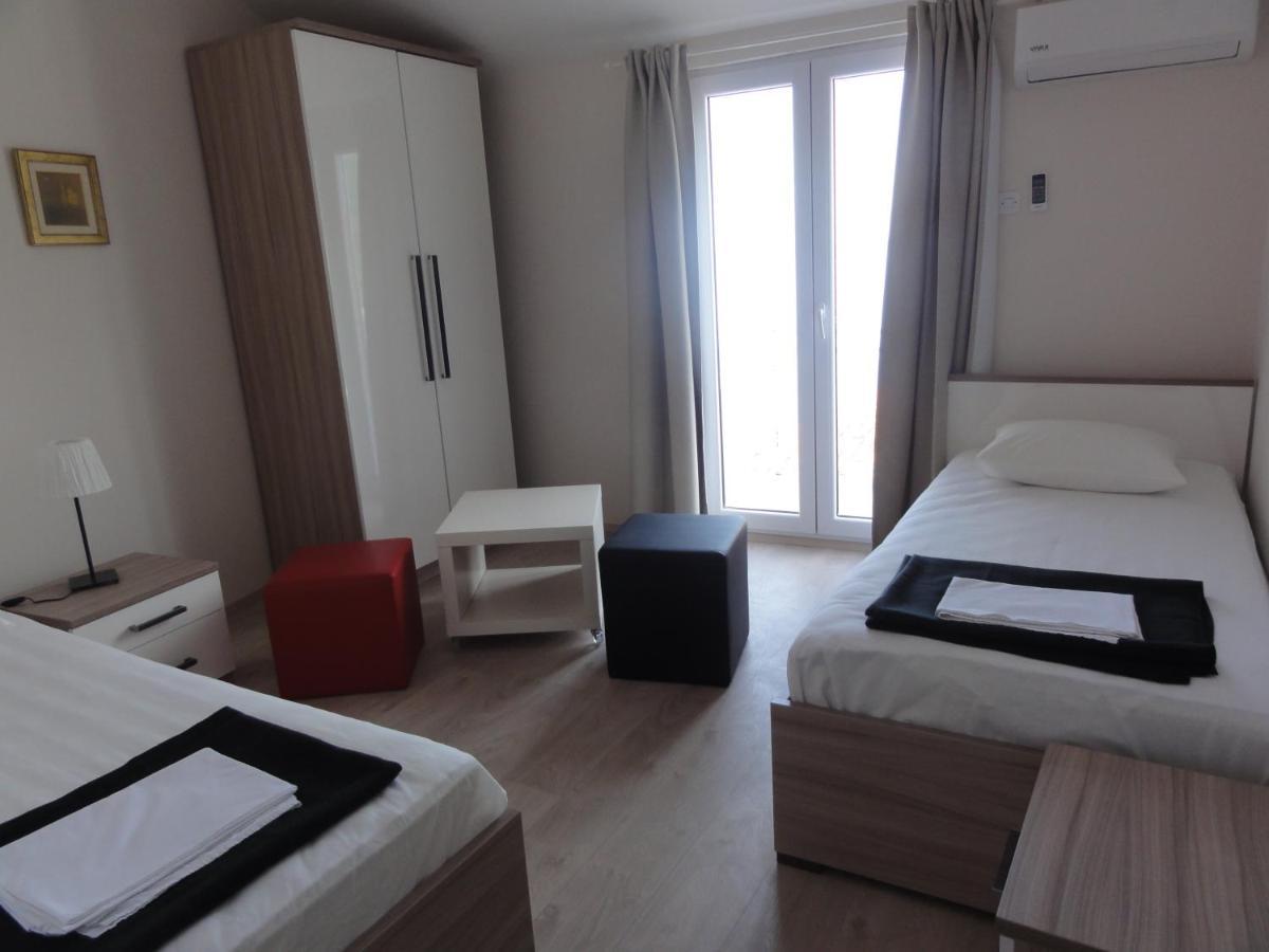 Apartmani Lara Gradac  Esterno foto