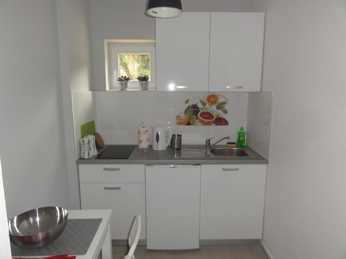 Apartmani Lara Gradac  Esterno foto