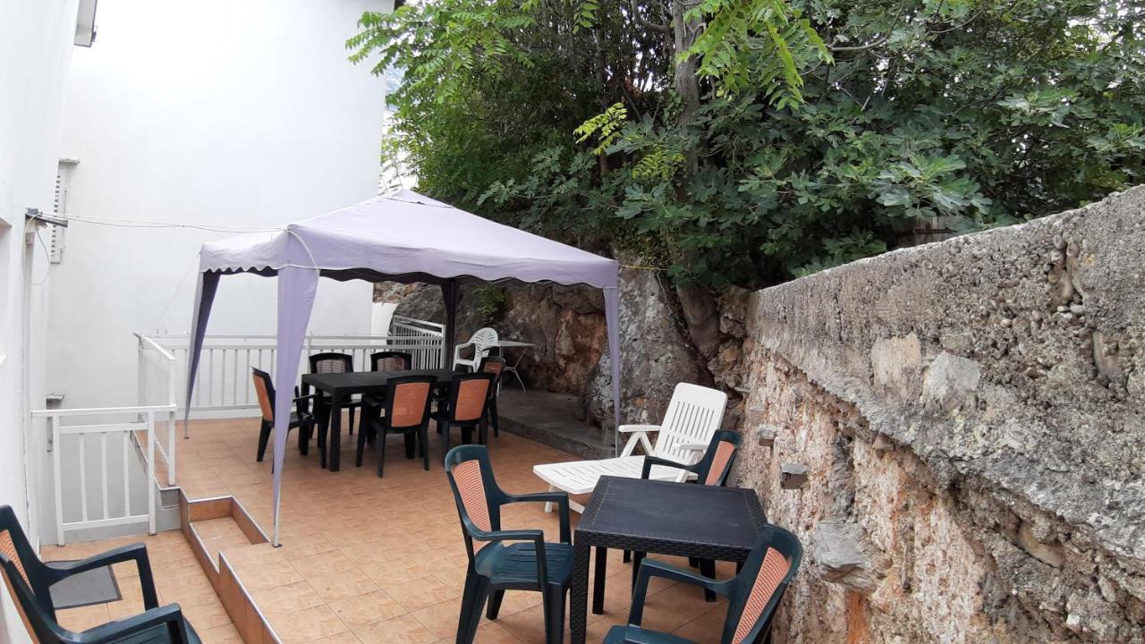 Apartmani Lara Gradac  Esterno foto